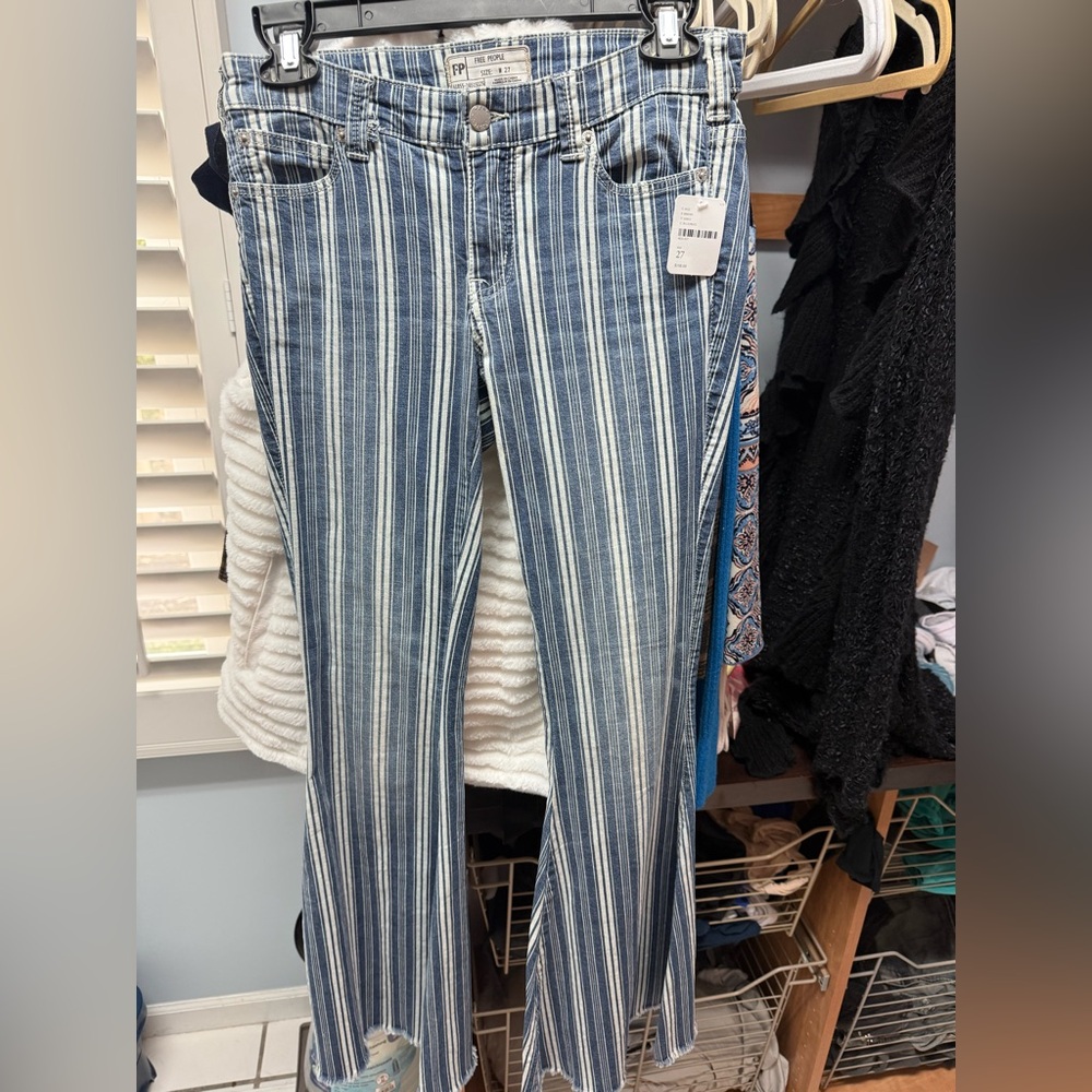 Free people size 27 jeans flair. NWT 32” inseam